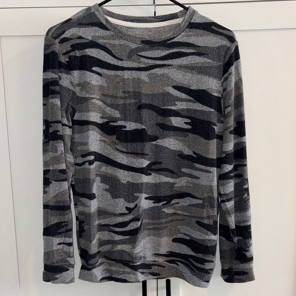 💥2/$33💥 Cotton Camouflage Long Sleeve Top